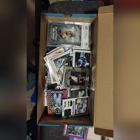 Sports card collection - Picture 10 of 13